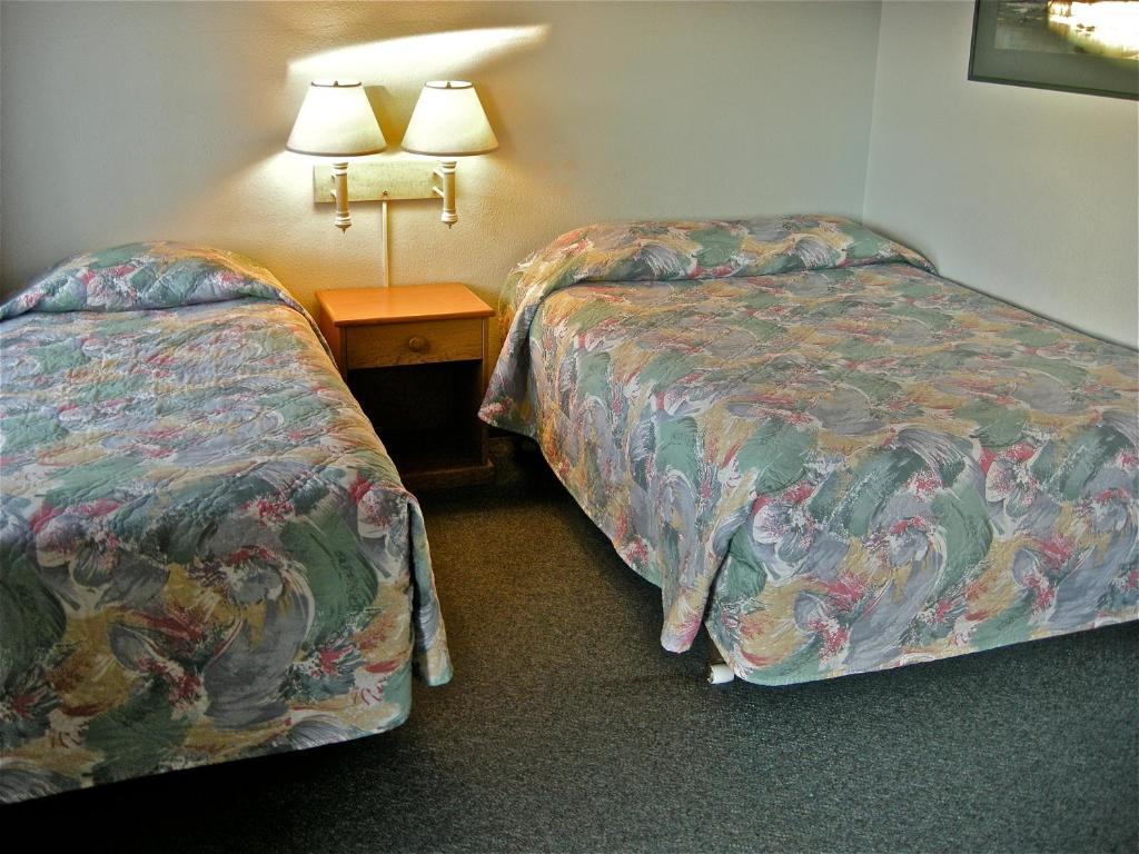 Azalea Lodge Gold Beach Extérieur photo